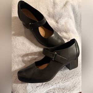 Clark’s Unstructured Mary Jane Heels